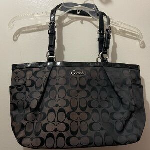 Coach Signature Black Shoulder Bag
